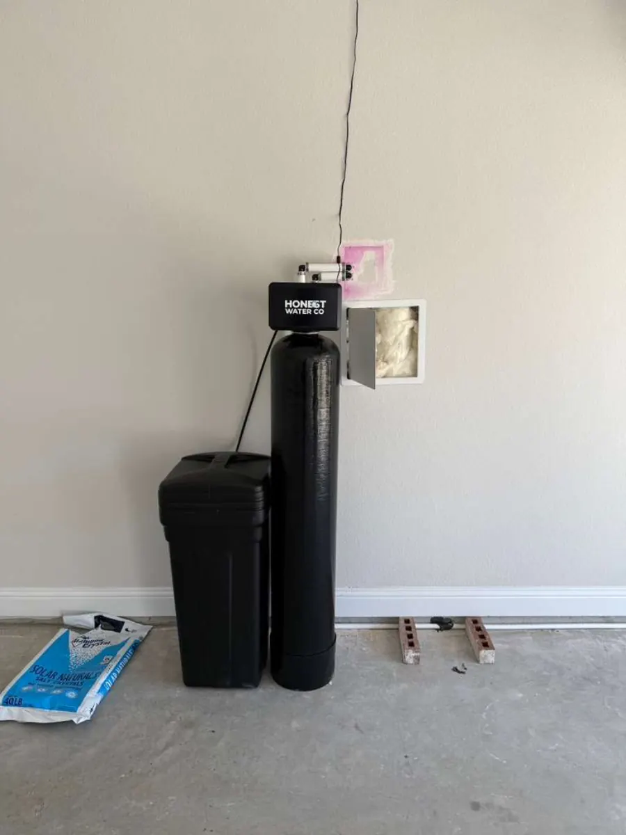 7-stage reverse osmosis system with alkaline mineral filter mounted under a kitchen sink